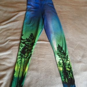 Blackmilk Aurora Sky *Toasties* leggings l